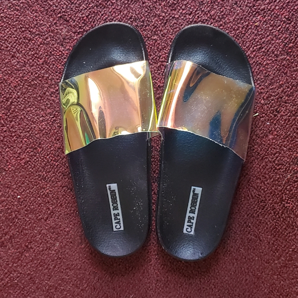⬇️Trendy slipper NWT⬇️